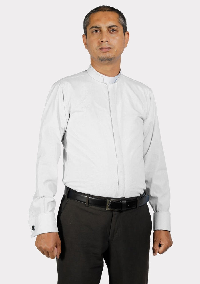 Chemise blanche du clergé électronique