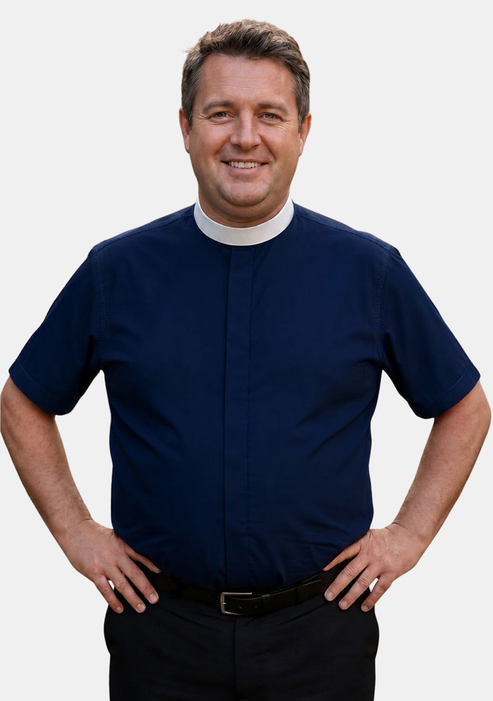 Chemise de clergé dorée à col montant