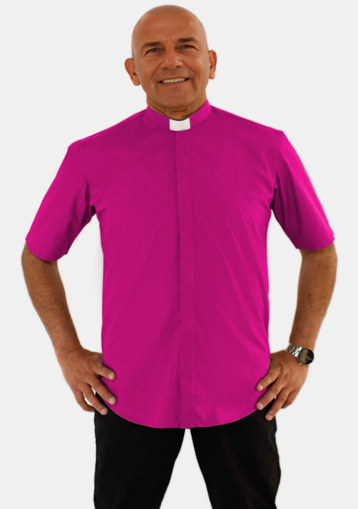 Chemise clergé rouge et violette à manches courtes et col rabattu pour homme