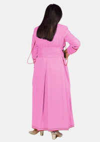 Soutane rose pour femme avec bordure rouge