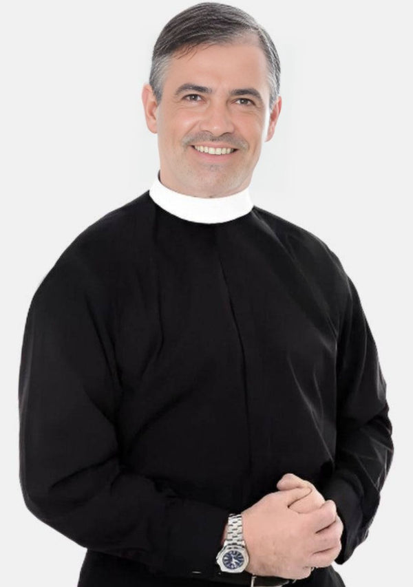 Chemise noire à col montant pour prêtre