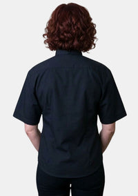 Chemise noire à col rabattu pour femme