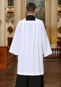 Surplis du clergé à col carré