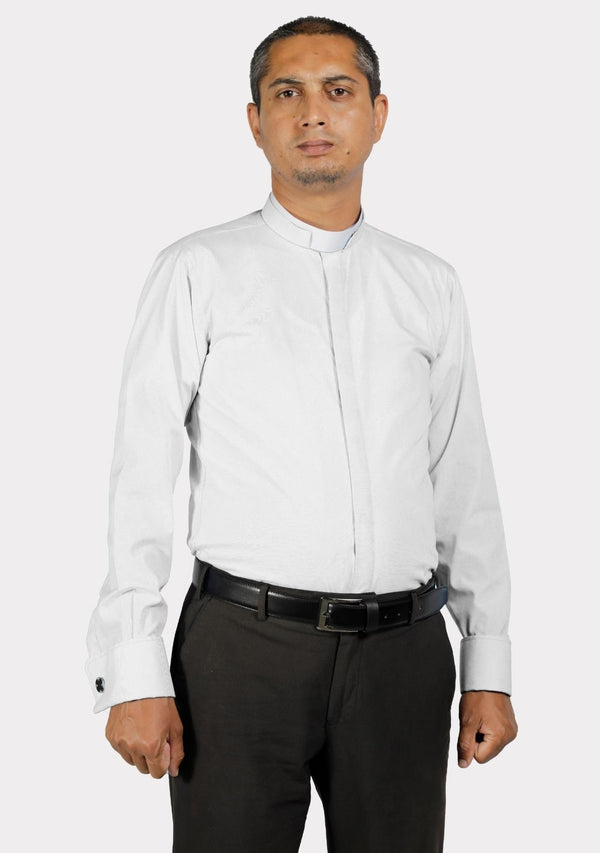 Chemise blanche du clergé électronique