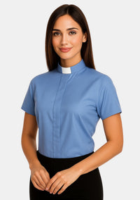 Chemise clergé à manches courtes et col à patte pour femme