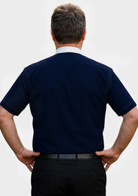 Chemise de clergé dorée à col montant