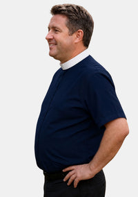 Chemise de clergé dorée à col montant