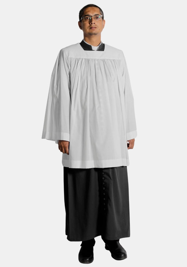 Veston à surplis et col carré