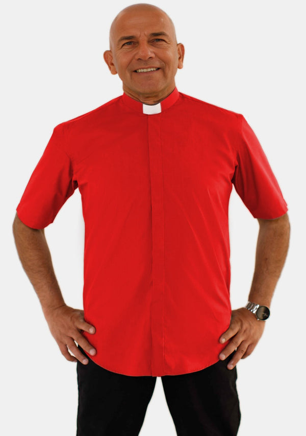 Chemise clergé rouge à manches courtes et col rabattu pour homme
