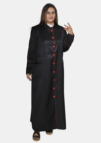 Robe de prêtre noire et rouge pour femme