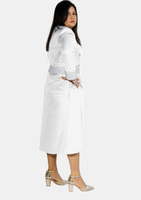 Robe de prêtre blanche pour femme avec boutons de créateur