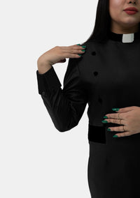 Robe clergé noire pour femme avec boutons de créateur