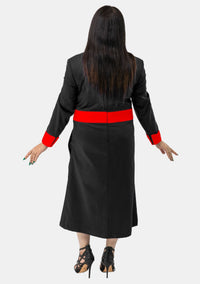 Robe de prêtre noire pour femme avec boutons rouges