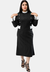 Robe clergé noire pour femme avec boutons blancs