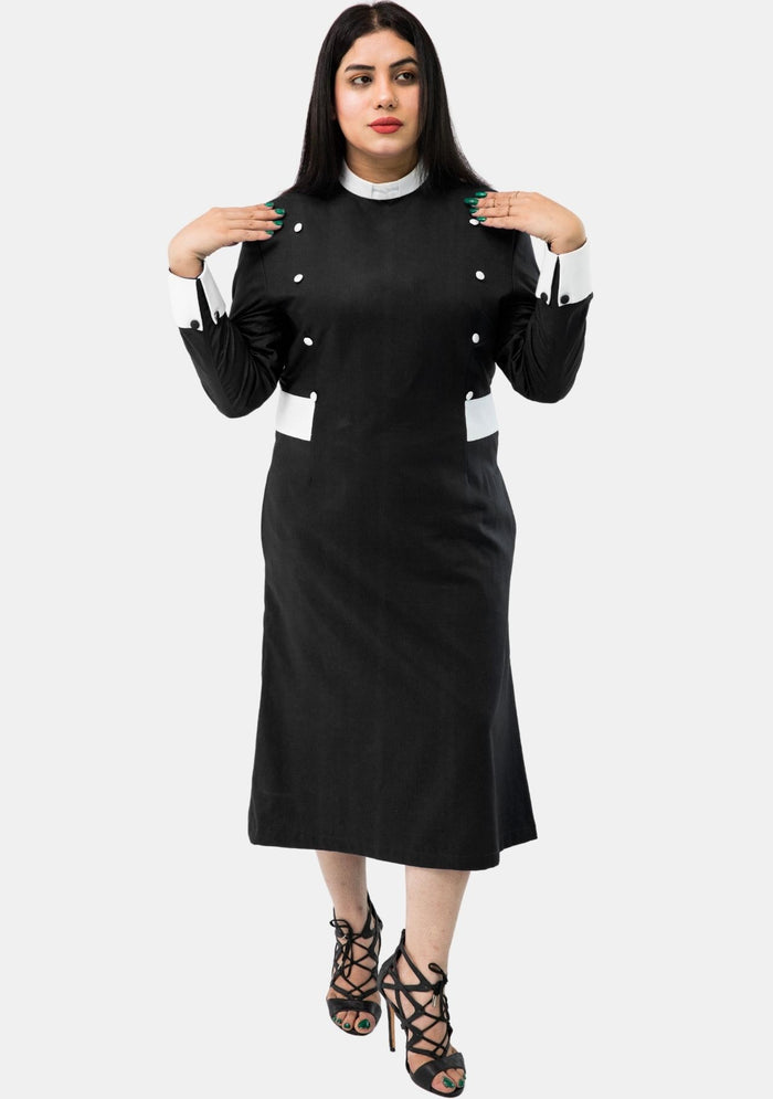 Robe clergé noire pour femme avec boutons blancs