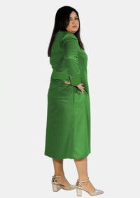 Robe de prêtre verte pour femme avec boutons de créateur