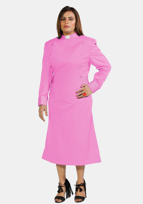 Robe de prêtre rose pour femme avec boutons de créateur