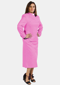 Robe de prêtre rose pour femme avec boutons de créateur
