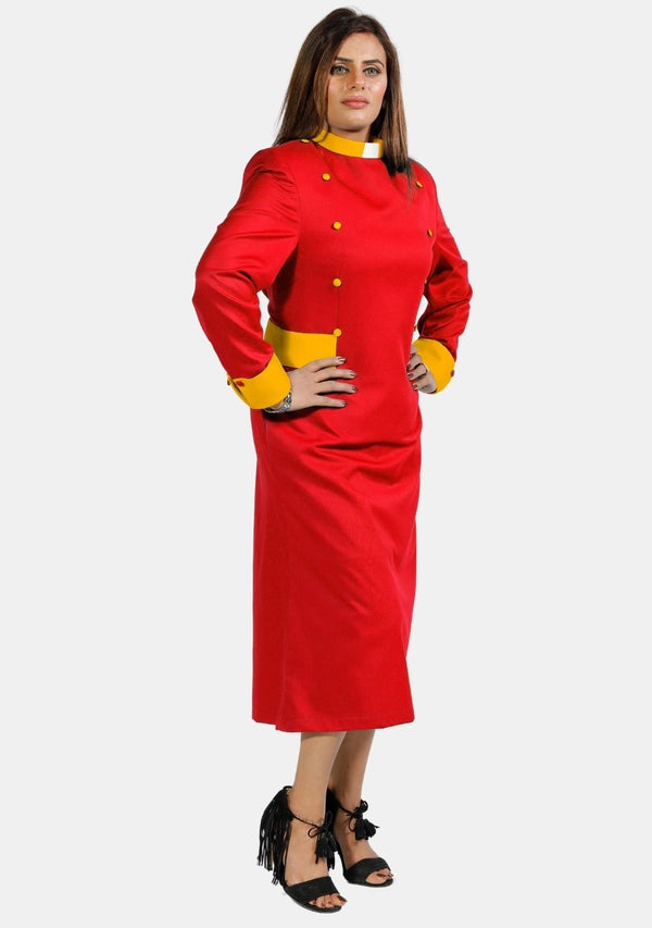 Robe de prêtre pour femme rouge avec boutons dorés