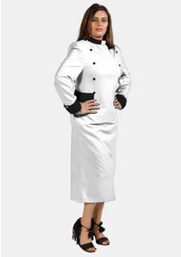 Robe de prêtre blanche pour femme avec boutons noirs