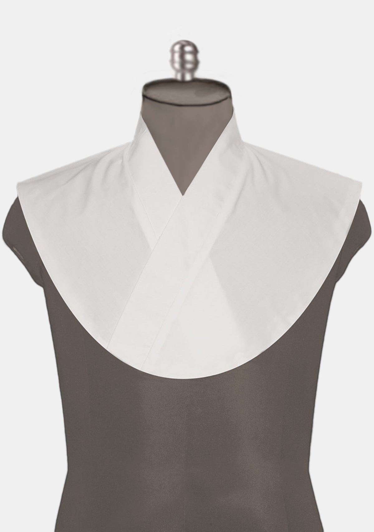 Wrap Around Amice, une tenue de bureau élégante