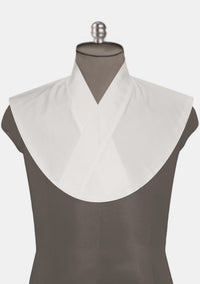 Wrap Around Amice, une tenue de bureau élégante