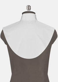Wrap Around Amice, une tenue de bureau élégante