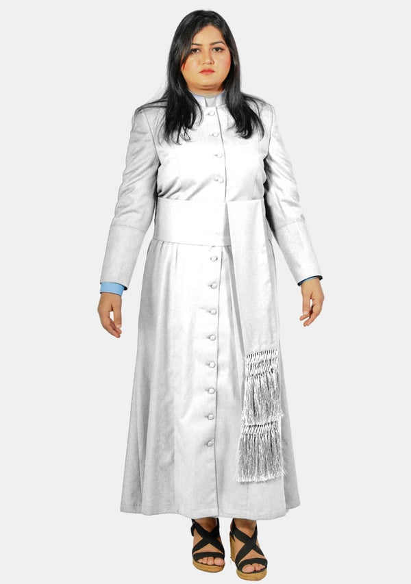 Robes de clergé blanches pour femmes sereines