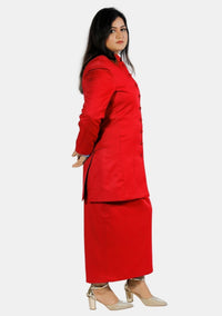 Costume rouge pour femme du clergé