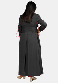 Soutane noire à passepoil rouge pour femme 