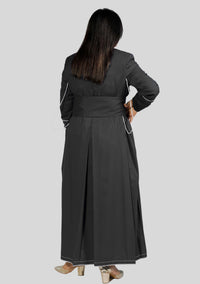 Soutane de prêtre noire de dévotion avec bordure blanche pour femme