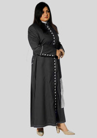 Soutane de prêtre noire de dévotion avec bordure blanche pour femme